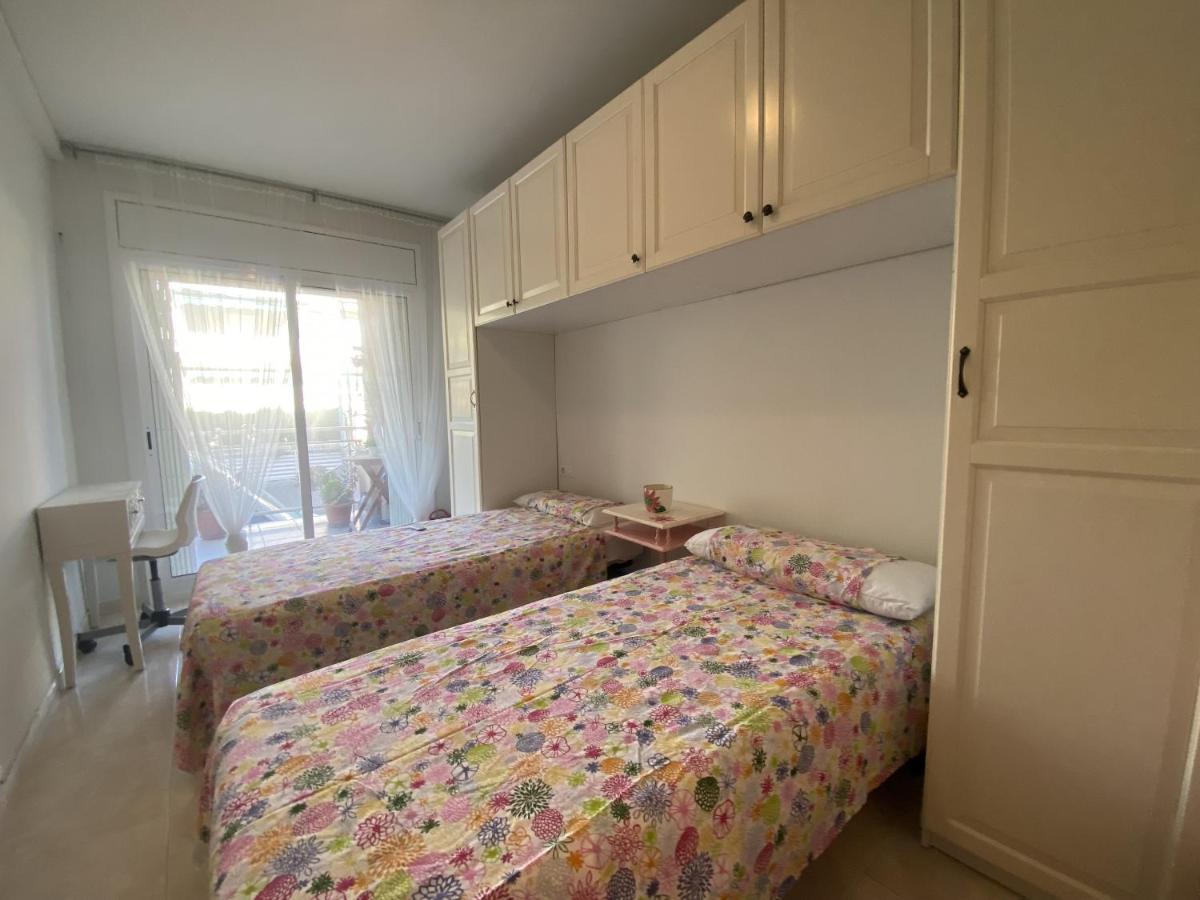 R123 Apartamento En La Planta Baja Con Piscina Cerca De La Playa Calafell Exterior photo